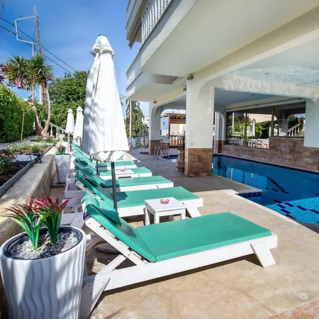 Apartahotel Garden 4*