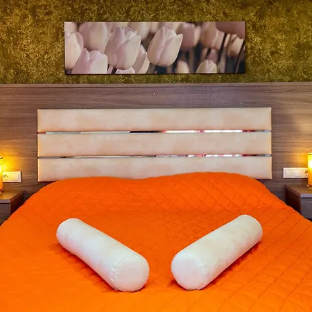 Garden Apartahotel 4*