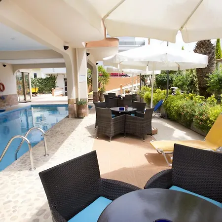 Garden Aparthotel 3*