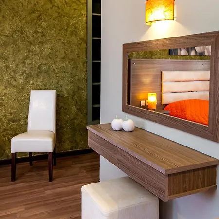 Garden Aparthotel 3*