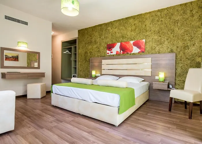 Garden Aparthotel 4*