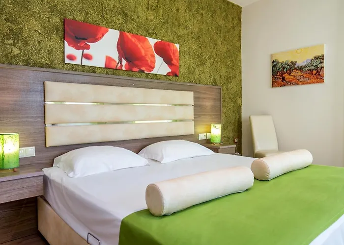 Garden Aparthotel 4*