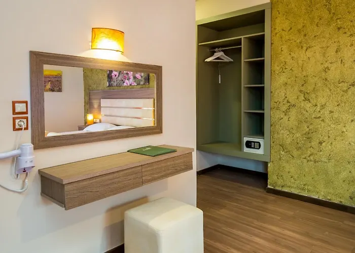 Garden Aparthotel 4*