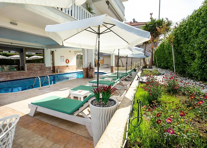 Garden Aparthotel 4*