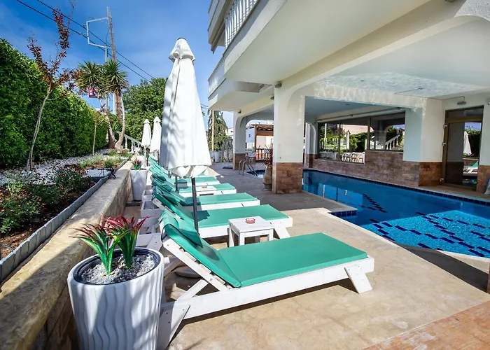 Aparthotel Garden 4*